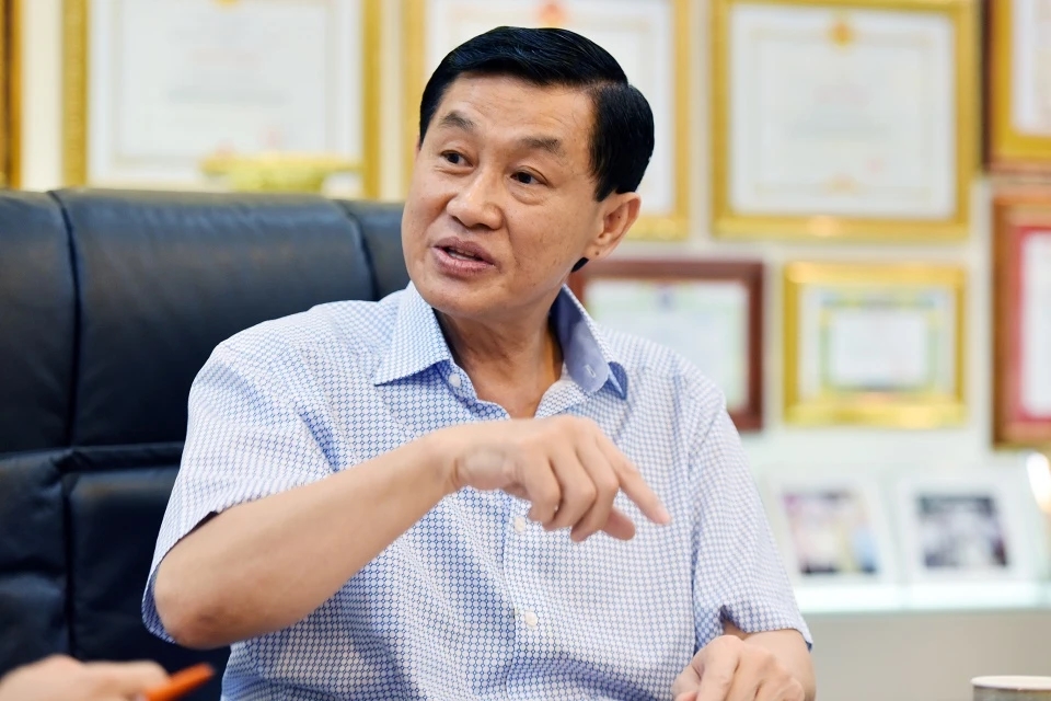Johnathan Hạnh Nguyễn, Sasco, cổ phiếu Sasco, ACFC, Thương mại Duy Anh