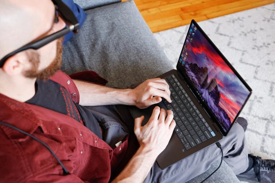 Spacetop, kính AR, Xreal Air 2 Ultra, laptop AR, ứng dụng Spacetop