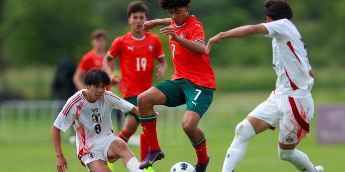 Ronaldo Jr, U15 Bồ Đào Nha, con trai Ronaldo, Manchester United, chuyển nhượng cầu thủ trẻ