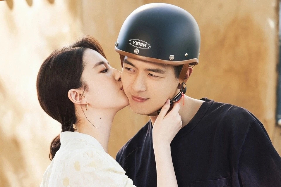 Lưu Diệc Phi, Lý Hiện, tin đồn hẹn hò, Đi đến nơi có gió, mạng xã hội, phim Trung Quốc