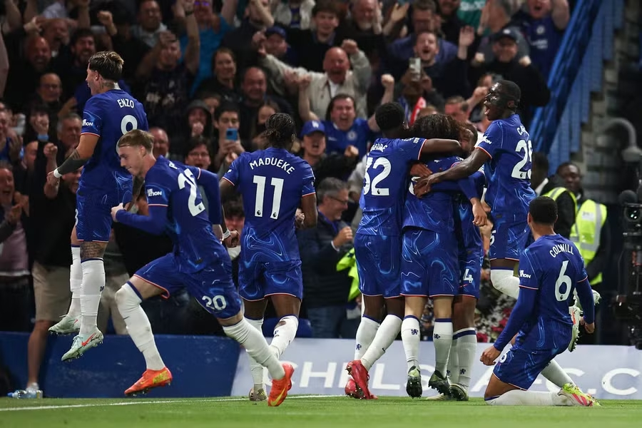Chelsea, Manchester United, Cucurella, Reece James, Ngoại hạng Anh, cuộc đua top 5