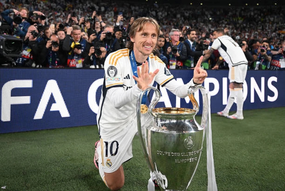 Luka Modric, HLV Xabi Alonso, Real Madrid, chuyển nhượng Real Madrid, tiền vệ Real Madrid