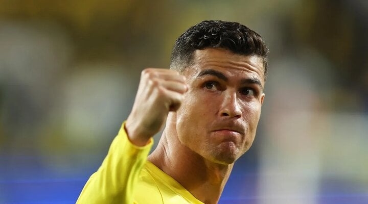 Ronaldo tiếp tục giữ ngôi vương trong danh sách VĐV có thu nhập cao nhất thế giới