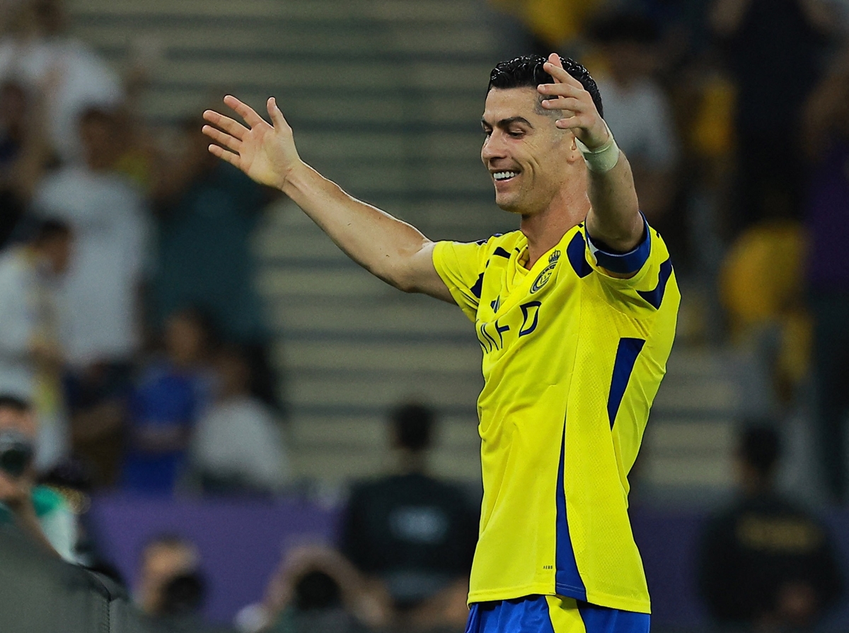 Cristiano Ronaldo, thu nhập Ronaldo, VĐV giàu nhất 2025, Forbes thể thao, thu nhập thể thao thế giới, Messi, Stephen Curry, LeBron James, Tyson Fury