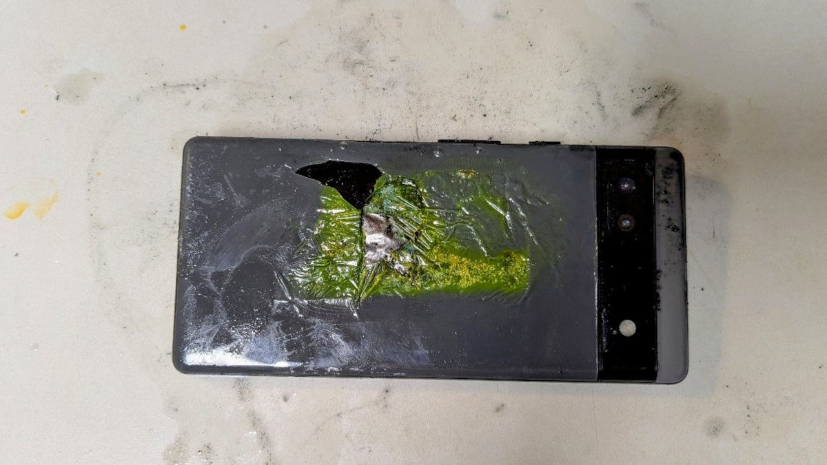 Pixel 6a phát nổ khi đang sạc, dấu hiệu cảnh báo đã xuất hiện từ trước