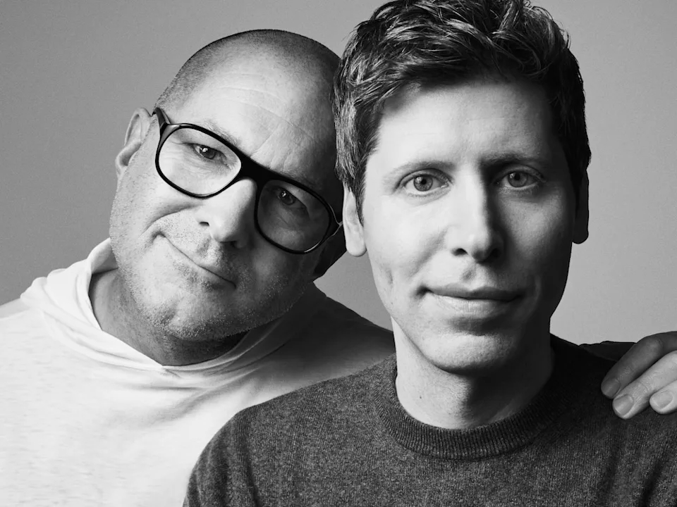 OpenAI mua io, Jony Ive OpenAI, OpenAI làm phần cứng, OpenAI và thiết kế, Sam Altman Jony Ive