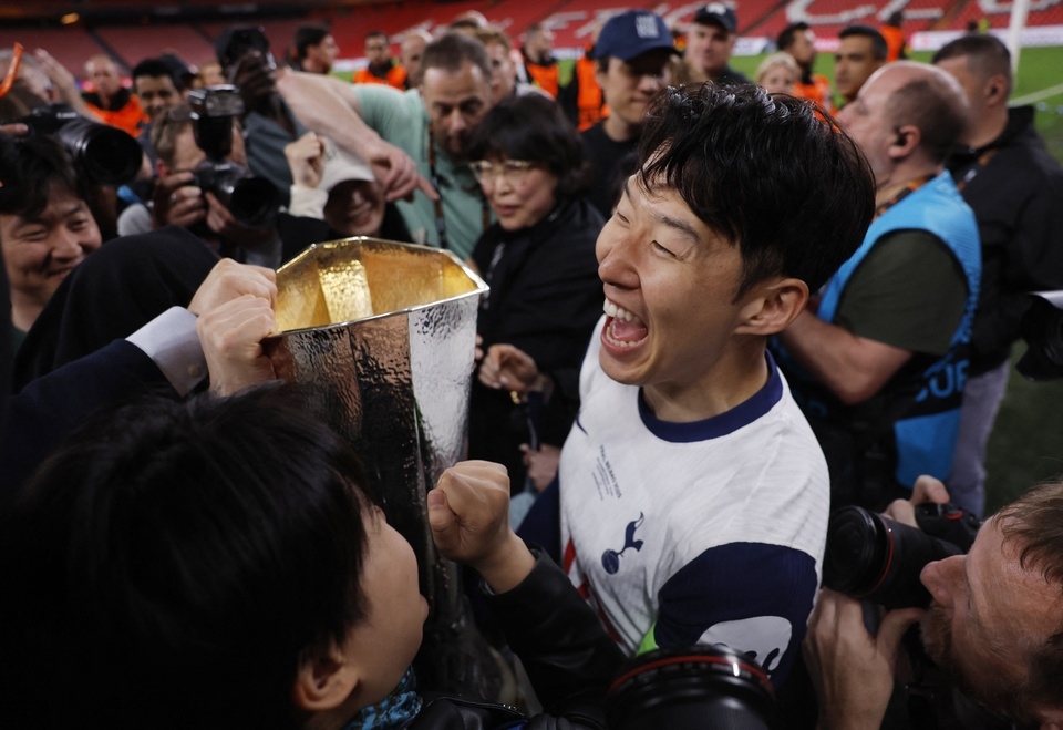 Son Heung-min, Tottenham, Europa League, không có huy chương, Maddison, UEFA