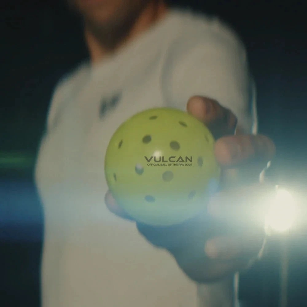 LifeTime LT, bóng pickleball, PPA Tour, bóng LifeTime gây tranh cãi, bóng khó tạo xoáy