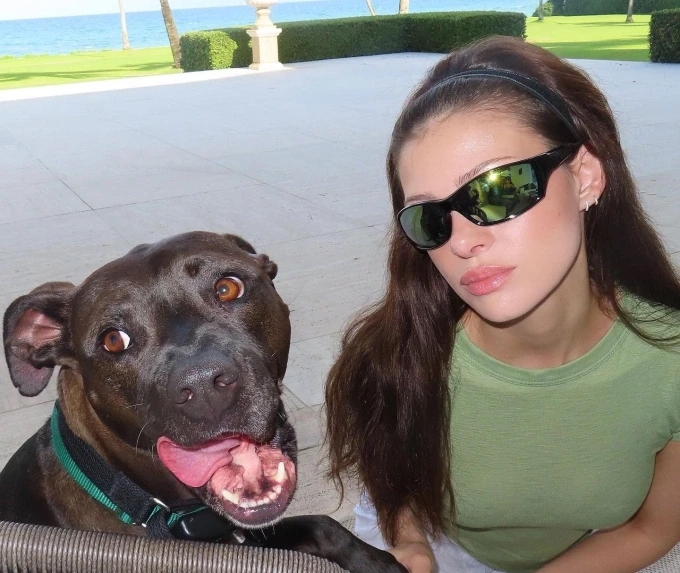 Brooklyn Beckham, Nicola Peltz, Nelson Peltz, kiện tụng, chó pit bull