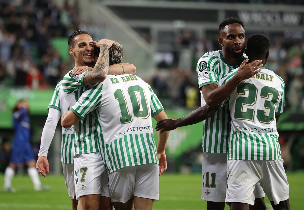 Chelsea thắng Betis, Betis thua chung kết, Antony rời Betis, Conference League 2025