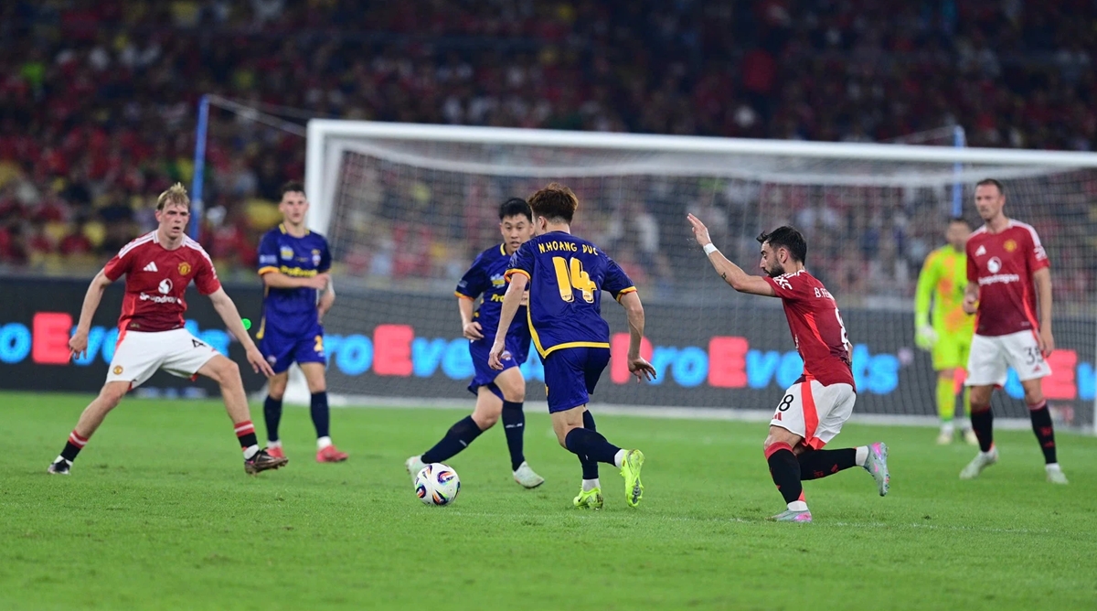 Hoàng Đức, Bruno Fernandes, ASEAN All Stars vs MU, Hai Long, Duy Mạnh, Văn Vĩ, MU thua