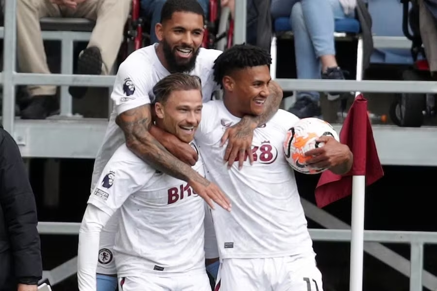 Emi Martinez, Man Utd, chuyển nhượng, Aston Villa, Neil Cutler