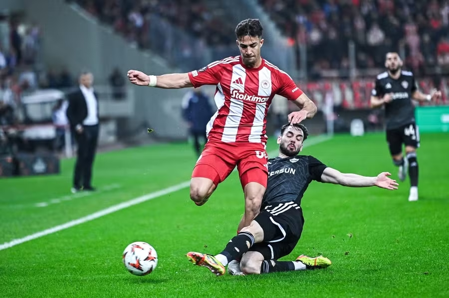 Kostoulas, Brighton, Manchester United, Arsenal, Olympiakos, chuyển nhượng Kostoulas