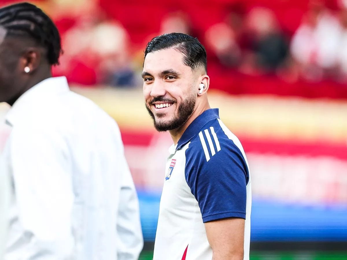 Rayan Cherki, Lyon, Man City, chuyển nhượng, Club World Cup