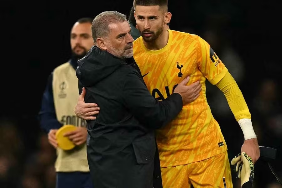 Vicario, Postecoglou, Tottenham, HLV Postecoglou, Europa League, chia tay HLV