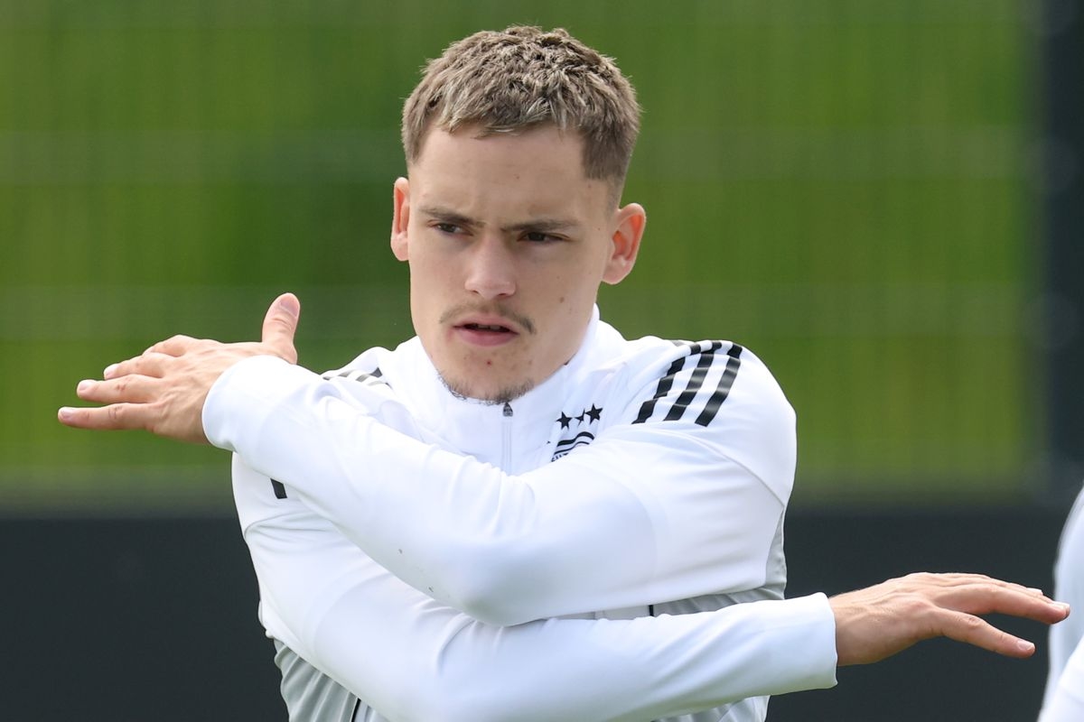 Florian Wirtz, Liverpool, Bayer Leverkusen, chuyển nhượng, kỷ lục Anh