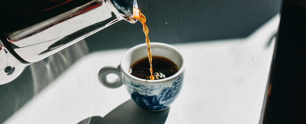 Caffeine, giấc ngủ, hoạt động não, sóng não, nghiên cứu khoa học