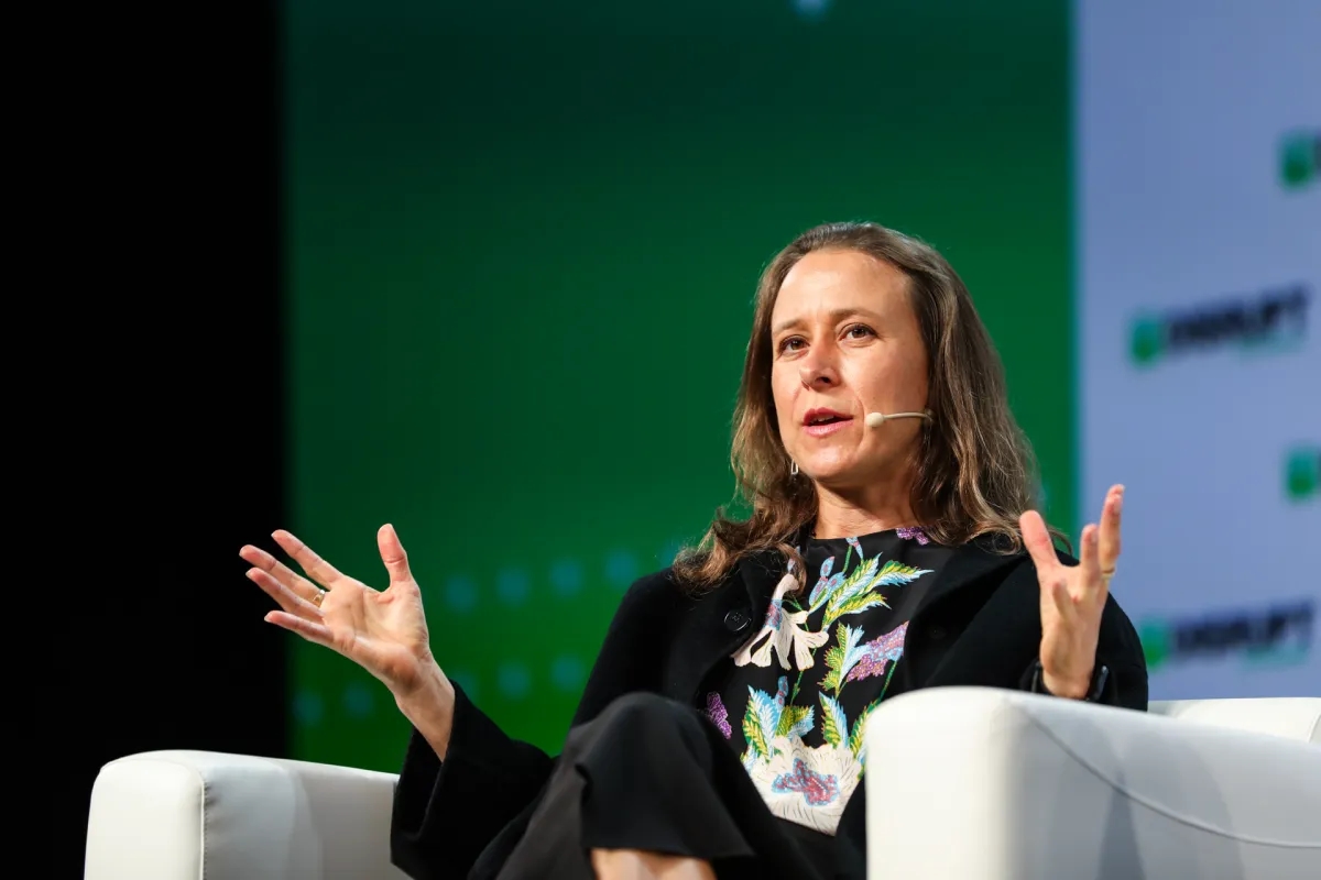 Anne Wojcicki, 23andMe, TTAM Research Institute, mua lại 23andMe, dữ liệu di truyền, quyền riêng tư