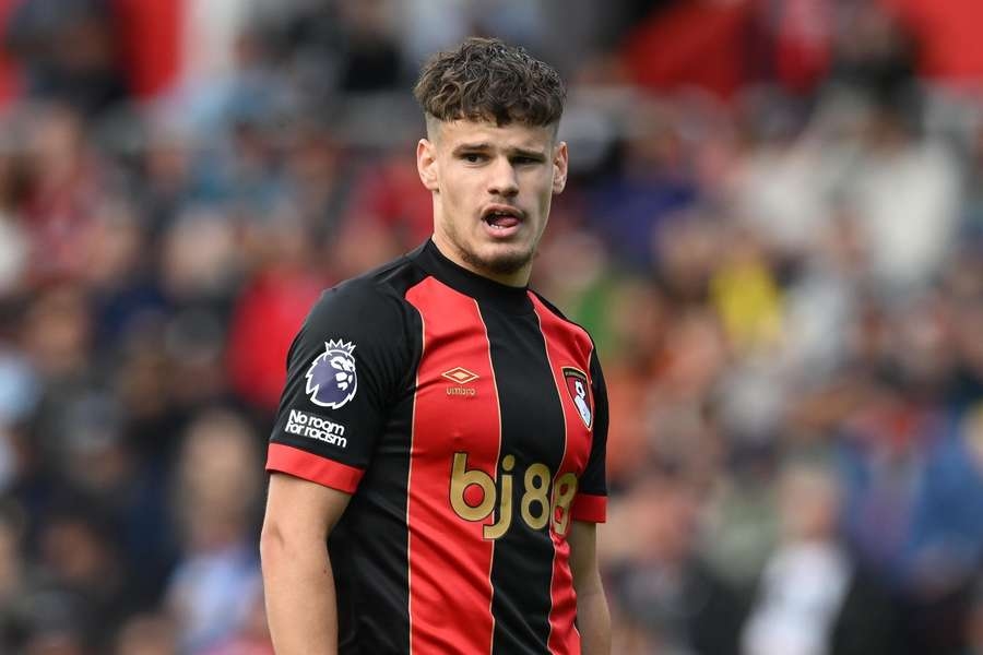 Milos Kerkez, Liverpool, chuyển nhượng Liverpool, Richard Hughes, Bournemouth