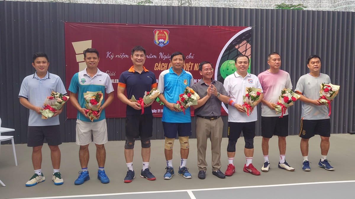 Sôi nổi Giải Pickleball mừng 100 năm Ngày Báo chí Cách mạng Việt Nam: Trường Đại học Tôn Đức Thắng giành cúp vô địch