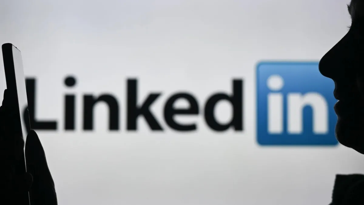 LinkedIn, AI viết bài, Ryan Roslansky, AI trên mạng xã hội, Copilot