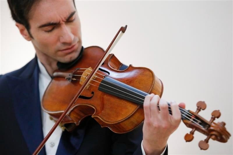 Cây violin 310 năm tuổi trị giá 45 triệu USD khiến giới nghệ thuật chấn động