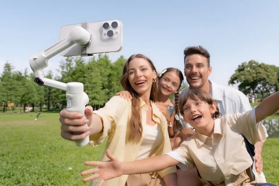 Insta360 Flow 2, gimbal giá rẻ, Flow 2 Pro, chống rung điện thoại, AI tracking