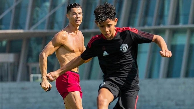 Ronaldo, Georgina Rodriguez, Cristiano Ronaldo Jr, gia đình Ronaldo, cuộc sống Ronaldo, kỷ luật Ronaldo