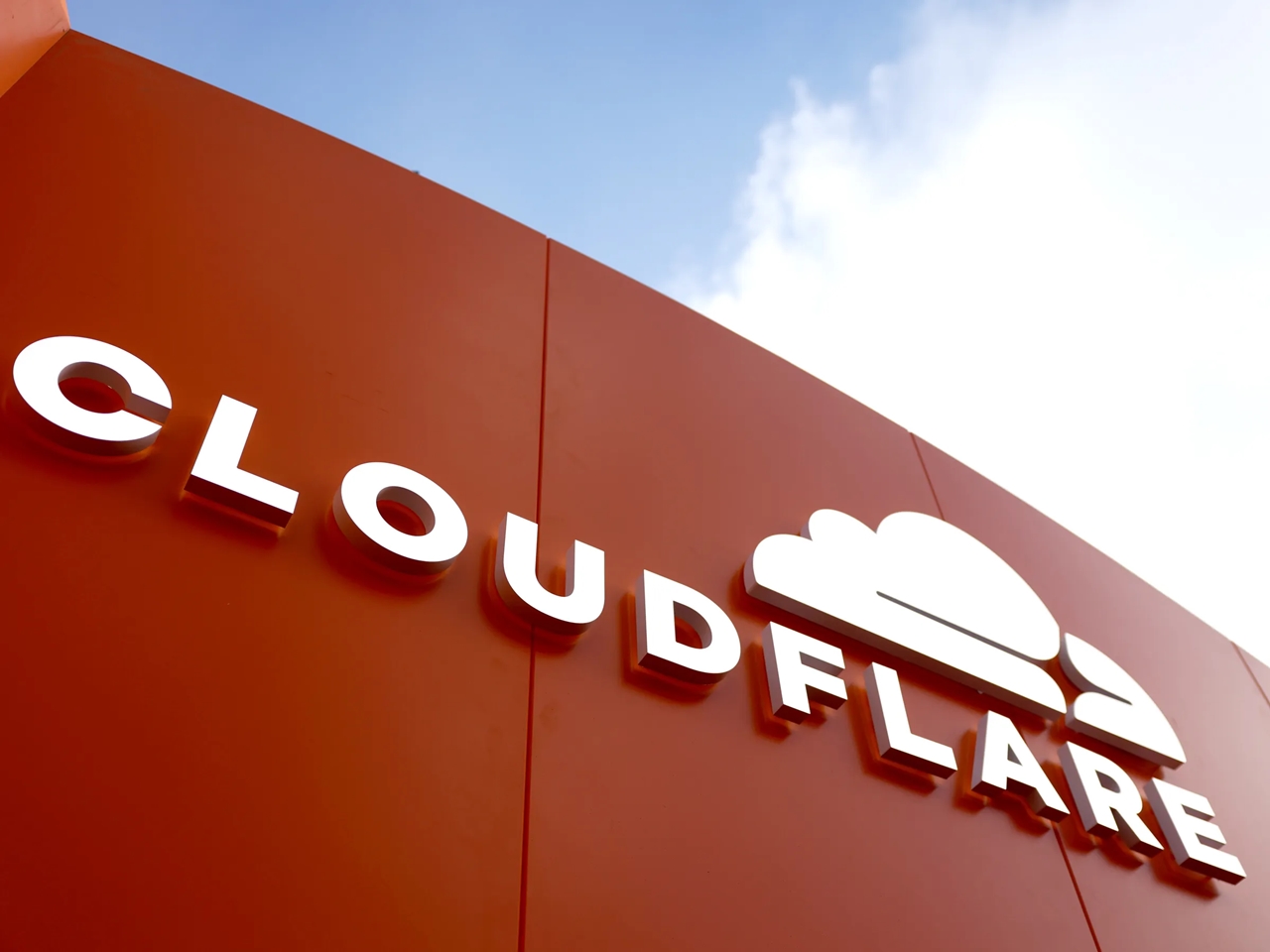 Cloudflare chặn AI bot nếu không chịu trả phí
