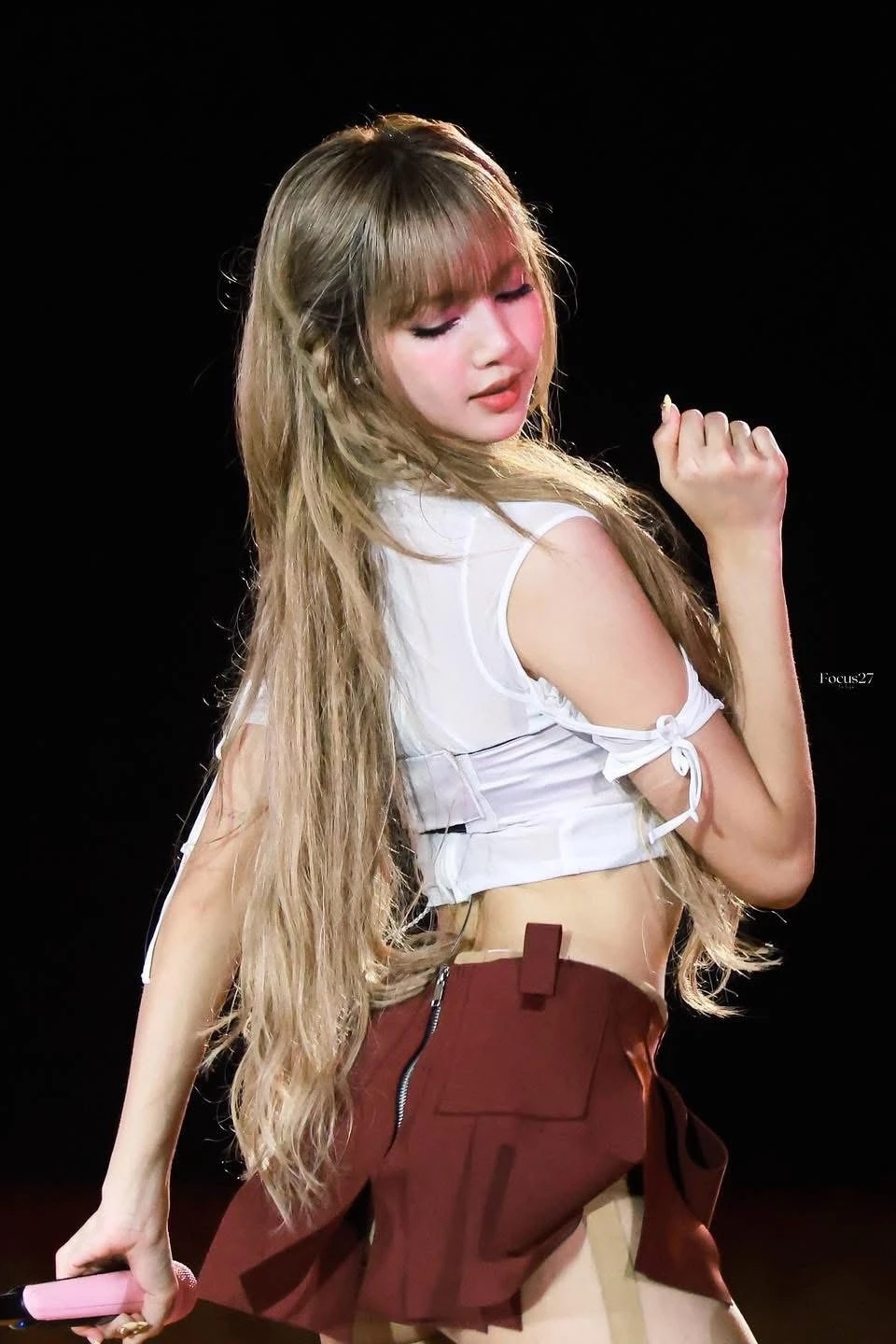 Lisa, BlackPink, Deadline World Tour, búp bê sống, concert Kpop
