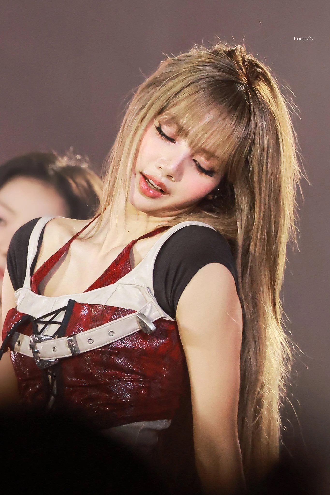 Lisa, BlackPink, Deadline World Tour, búp bê sống, concert Kpop