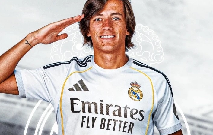 Real Madrid, Alvaro Carreras, chuyển nhượng, FIFA Club World Cup, Manchester United, Benfica