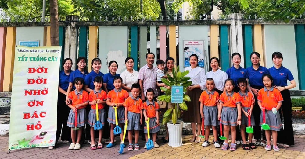 Dù cách xa ngàn dặm, Trường Sa luôn gần trong tim mỗi người Việt