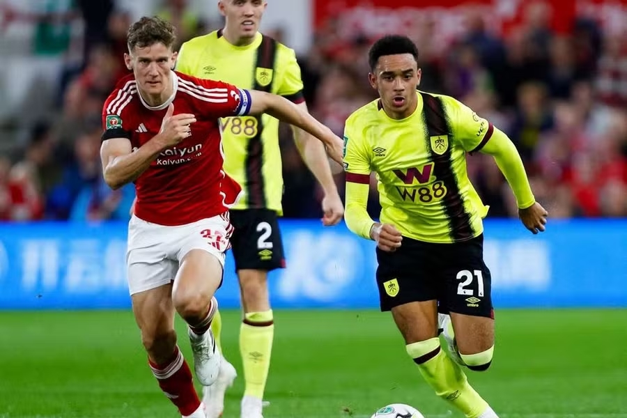 Nottingham Forest, Gibbs-White, Ryan Yates, chuyển nhượng