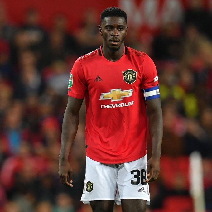 Axel Tuanzebe, Manchester United, kiện tụng, chấn thương, bóng đá Anh