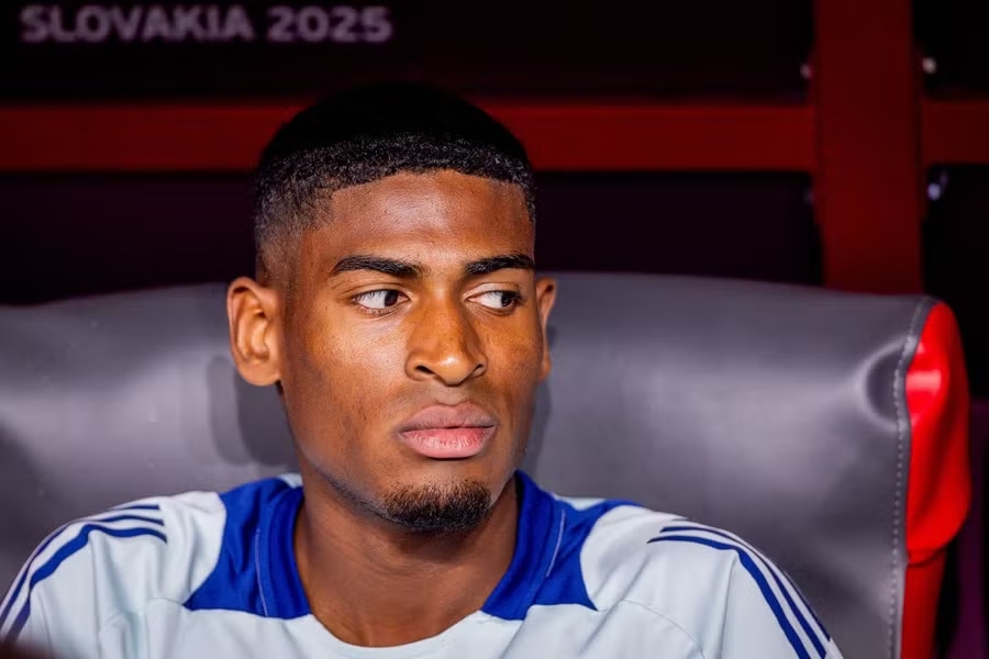 Cristhian Mosquera, Valencia, Arsenal, chuyển nhượng Arsenal