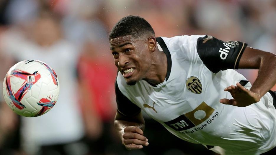 Cristhian Mosquera, Valencia, Arsenal, chuyển nhượng Arsenal