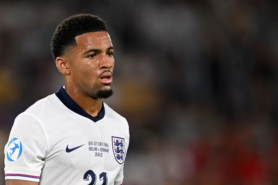 Ethan Nwaneri, Arsenal, hợp đồng mới Arsenal, bóng đá Anh, tài năng trẻ Arsenal