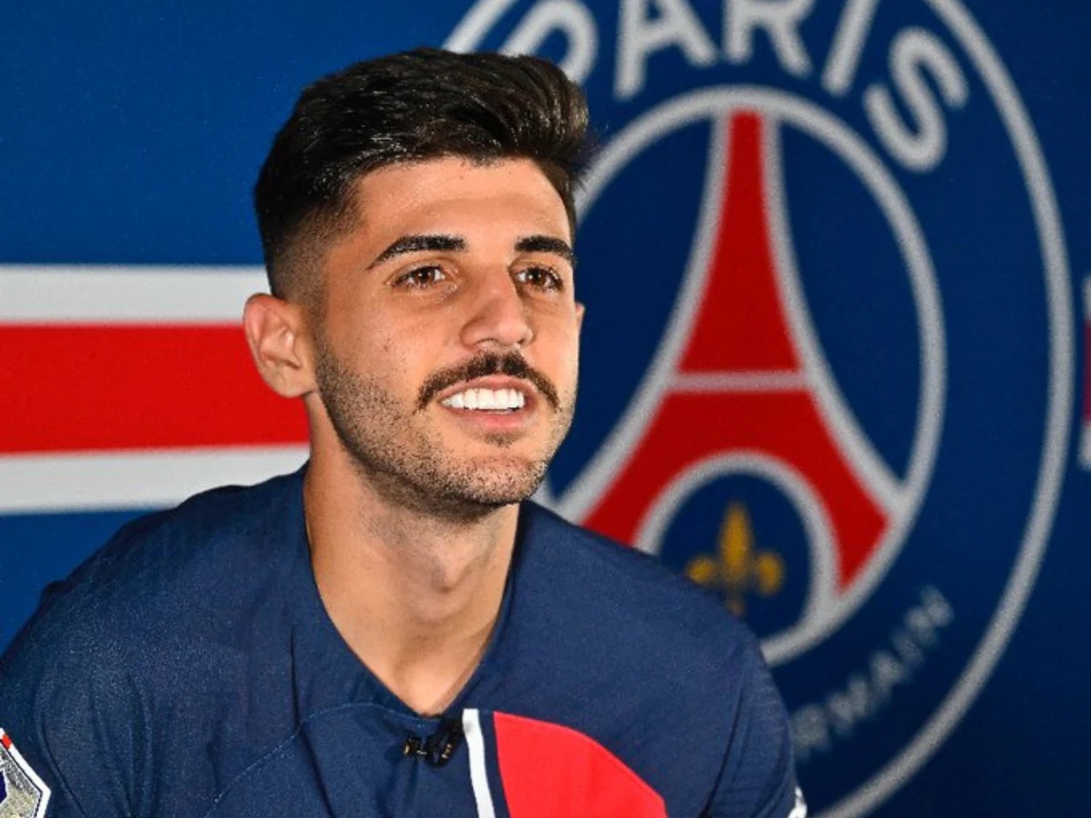 Lucas Beraldo, chuyển nhượng Man Utd, trung vệ PSG, PSG bán Beraldo
