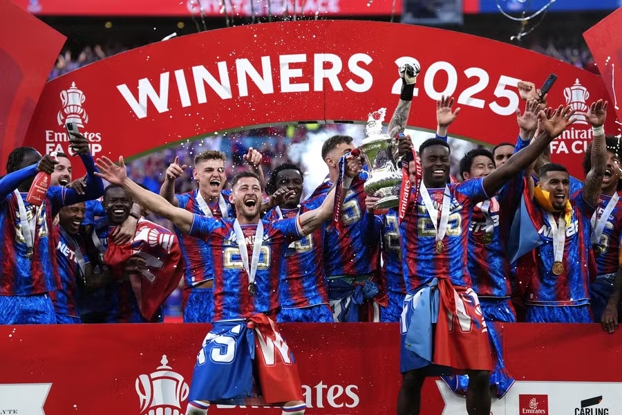 Crystal Palace, UEFA, Tòa án Thể thao, Cas, chính trị gia Anh, Europa League