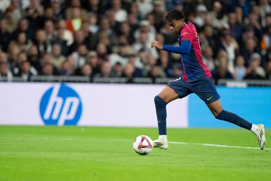 Lamine Yamal, tiệc sinh nhật Yamal, cầu thủ Barcelona, áo số 10 Barcelona, tranh cãi tiệc sinh nhật