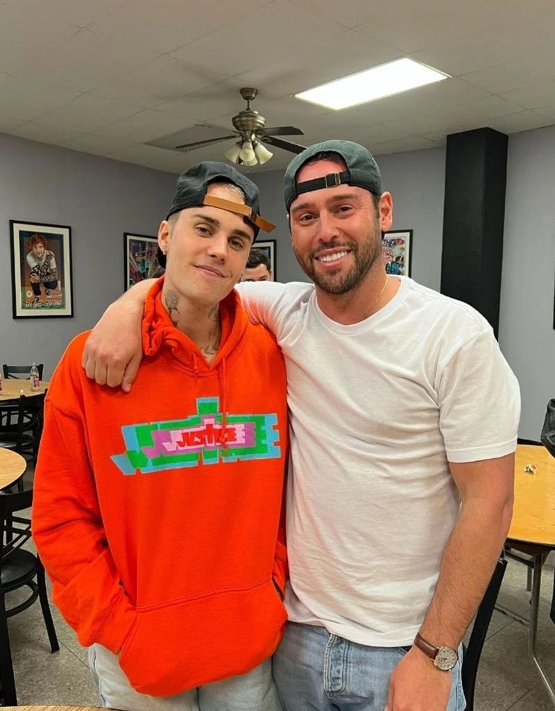 Justin Bieber, khoản nợ 31,5 triệu USD, Scooter Braun, Hailey Bieber, Rhode, e.l.f. Beauty, bán bản quyền ca khúc