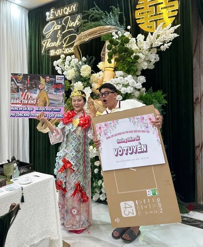 Quà cưới hài hước, anh trai Gia Bảo, Gia Linh cưới, video triệu view