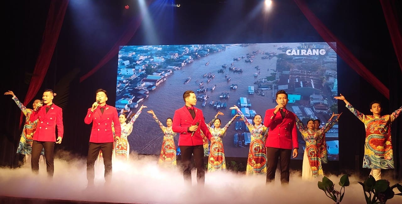 “Tang Tình Tang Tính Tình Tang: với chủ đề: Nồng Nàn Hương Sắc Phương Nam