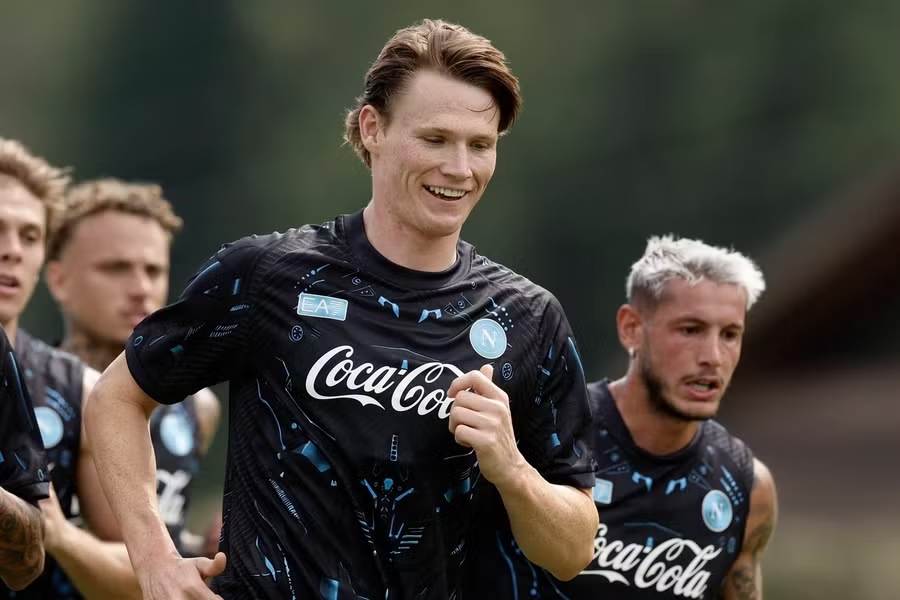 McTominay, Napoli vô địch, Serie A, ký ức MU, Conte