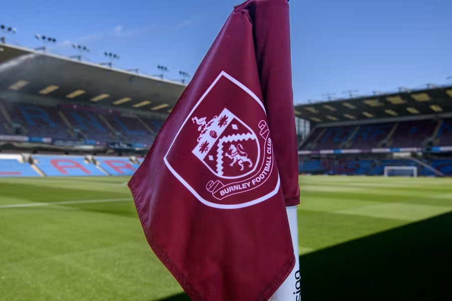 Burnley, Elon Musk, Mạng xã hội X, đối tác chiến lược số, Premier League