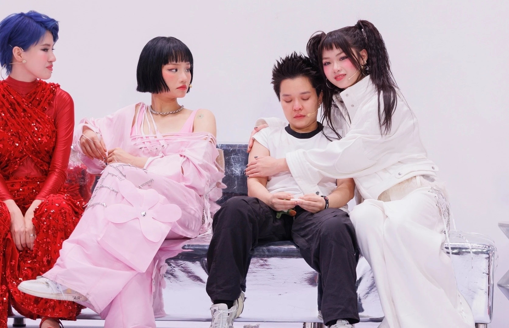 Em xinh say hi, Đào Tử A1J, Muội, Han Sara, Ánh Sáng AZA, 52Hz, Dance Battle
