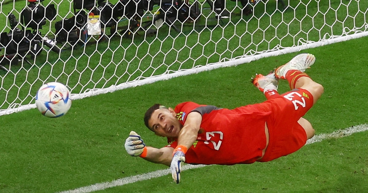 Emiliano Martinez, MU, Aston Villa, chuyển nhượng MU, Onana chấn thương