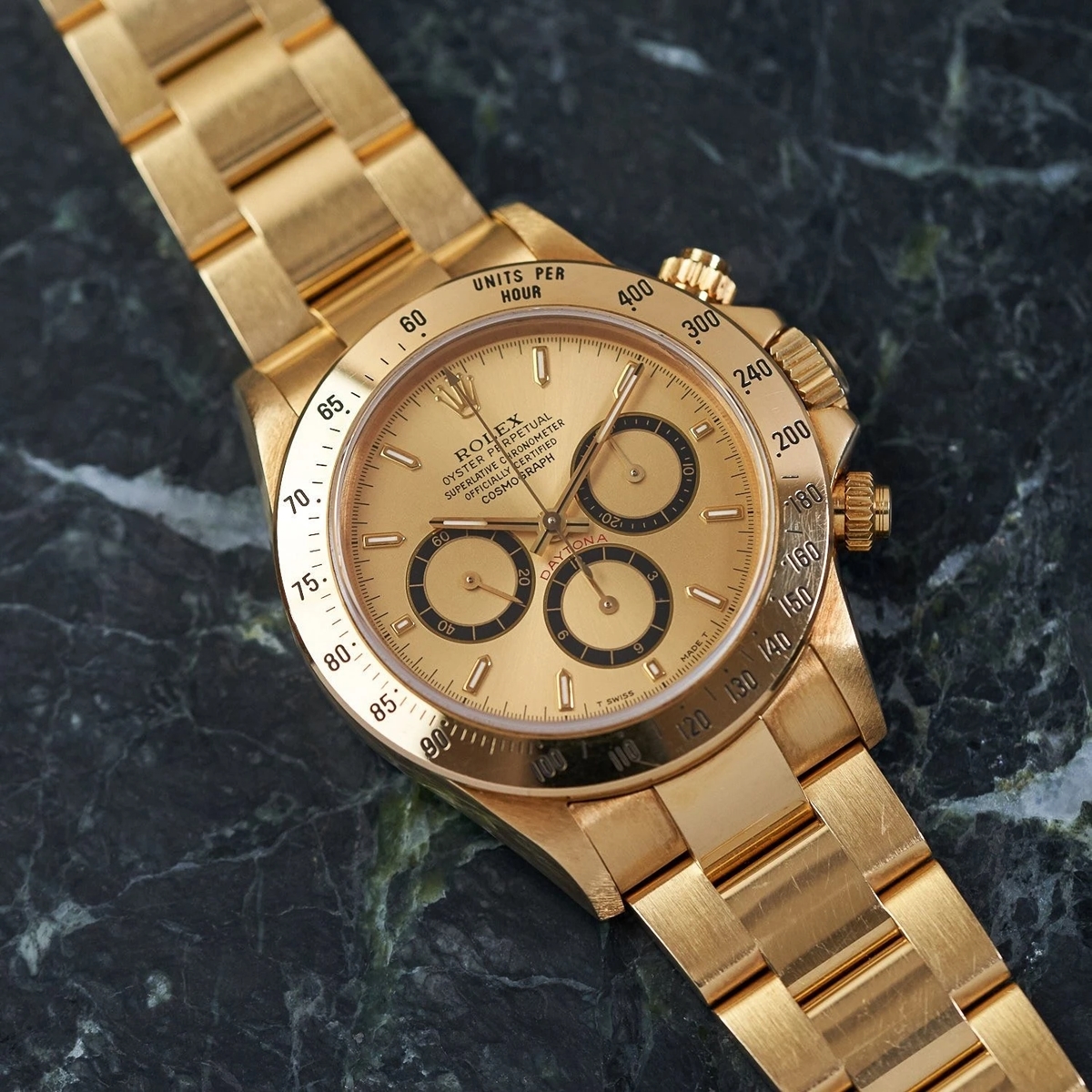 Rolex Daytona vàng, đồng hồ cổ Rolex, hàng xóm tặng Rolex, quà tặng giá trị, Rolex Ref 16528