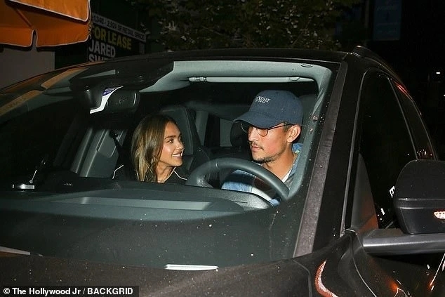 Jessica Alba, Danny Ramirez, tình trẻ, hẹn hò, sao Hollywood